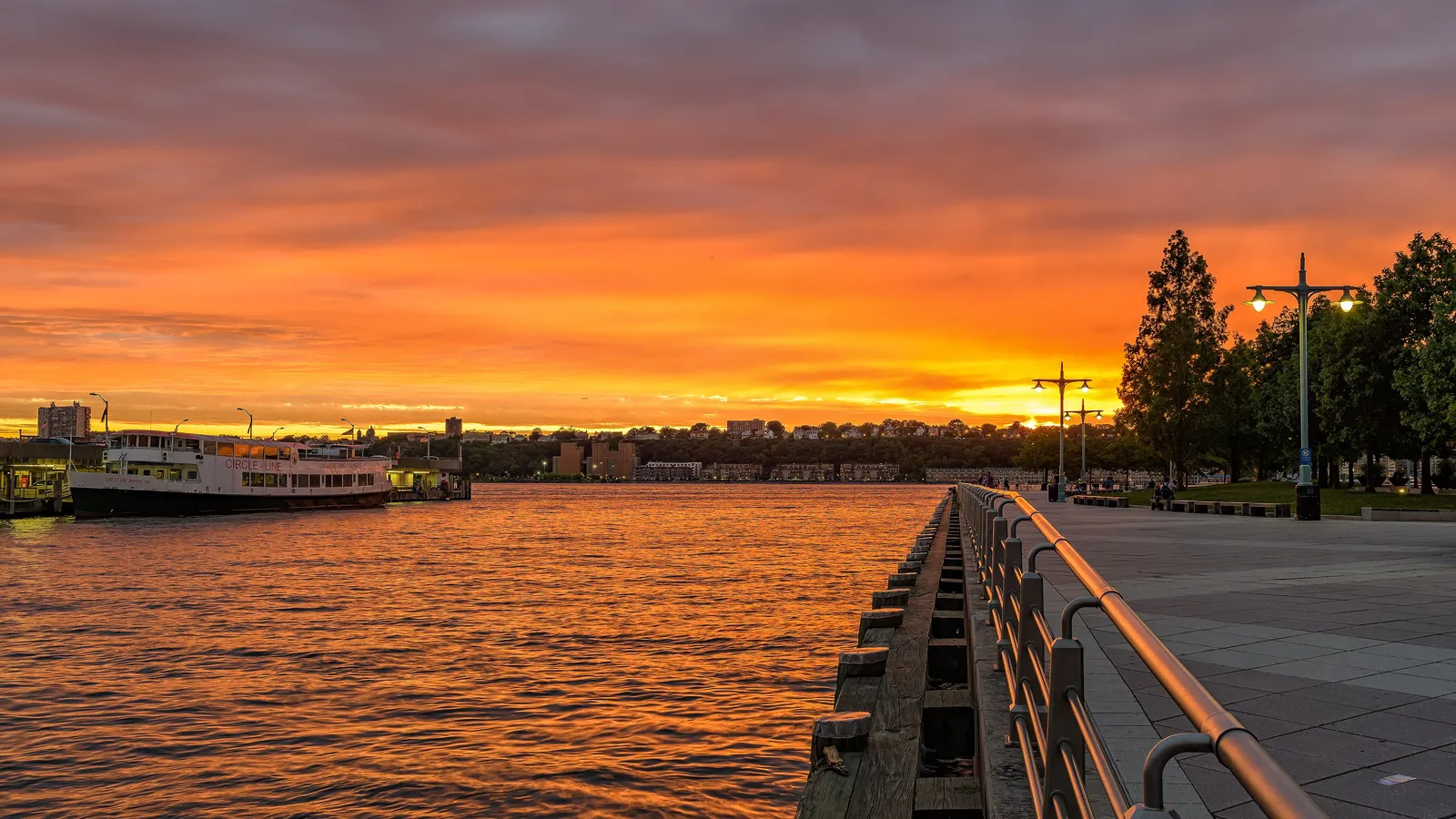 Sunset over the Hudson River from Pier 84 in Hudson River Park