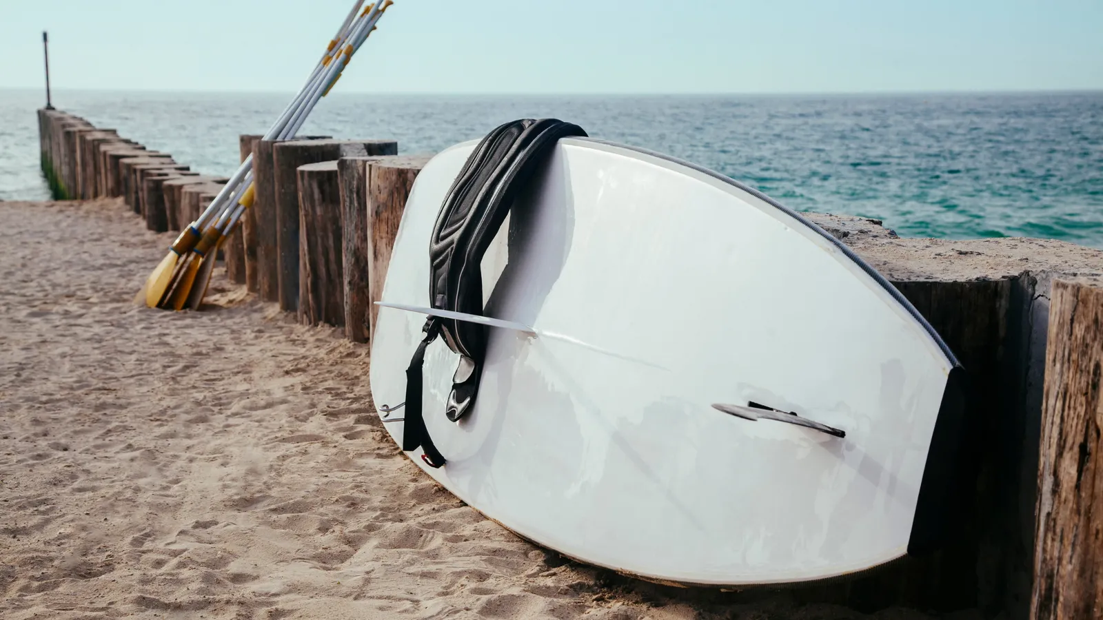 Epoxy hard paddle board